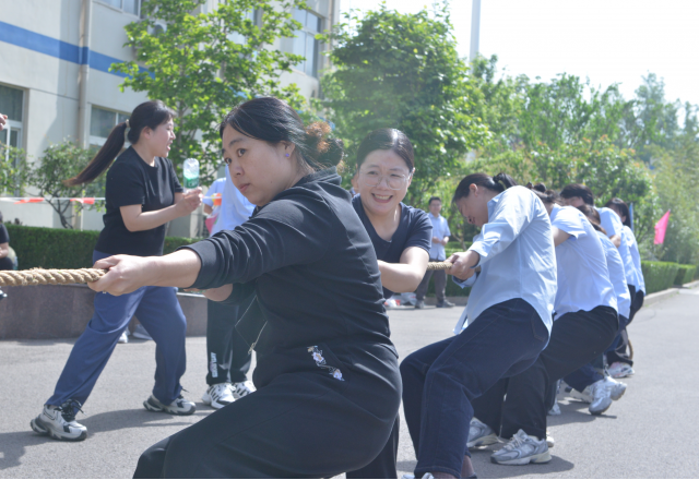 迎五一，展風(fēng)采——新風(fēng)光第二十一屆春季運(yùn)動(dòng)會(huì)召開